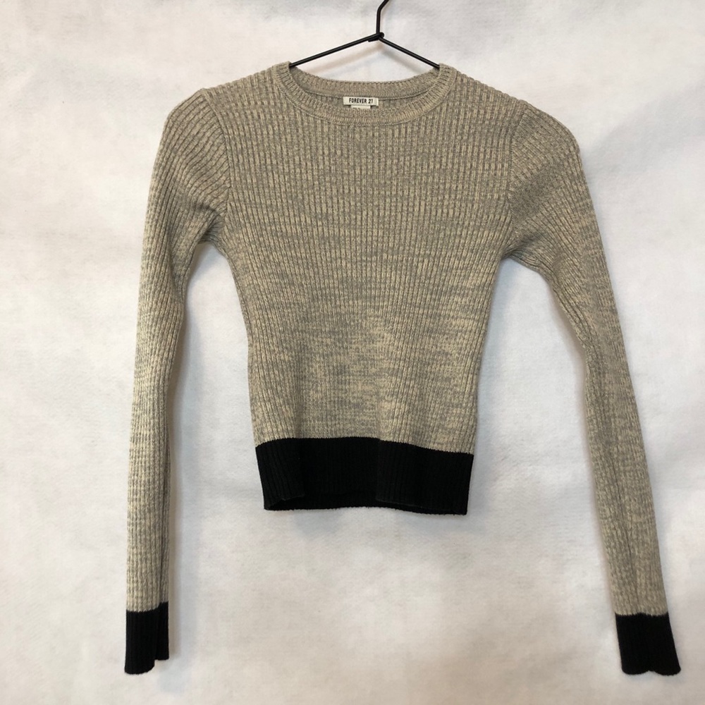 Forever 21 Long Sleeved Ribbed Crop Sweater Size S